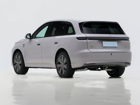 Lixiang L6 — корма три четверти слева